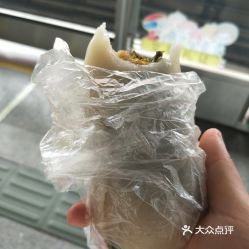 虹口糕團(tuán)食品廠長寧店全家福年糕團(tuán) 上海甜品的經(jīng)典風(fēng)味與用戶評價(jià)